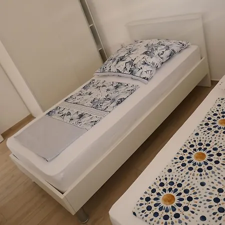 Ana, Sibenik - Brodarica (Sibenik-Knin)