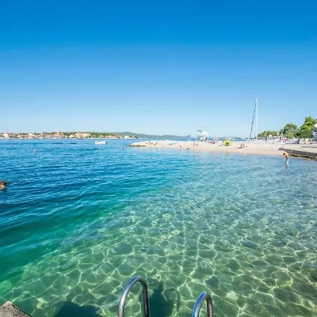 Ana, Sibenik - * Brodarica