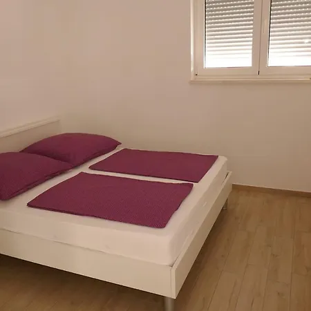 Ana, Sibenik - Apartman Brodarica