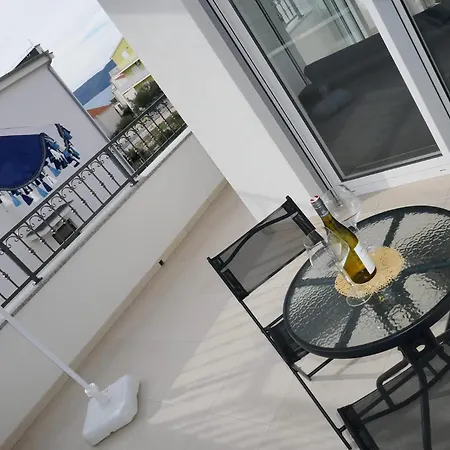 Ana, Sibenik - Brodarica (Sibenik-Knin)