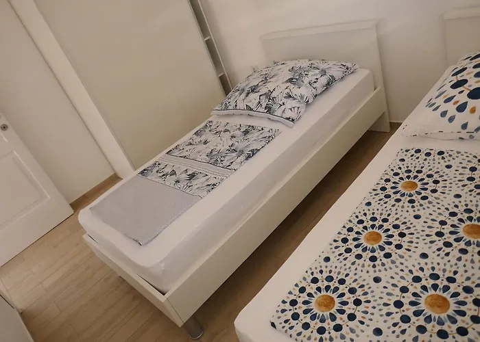 Ana, Sibenik - ברודאריצה