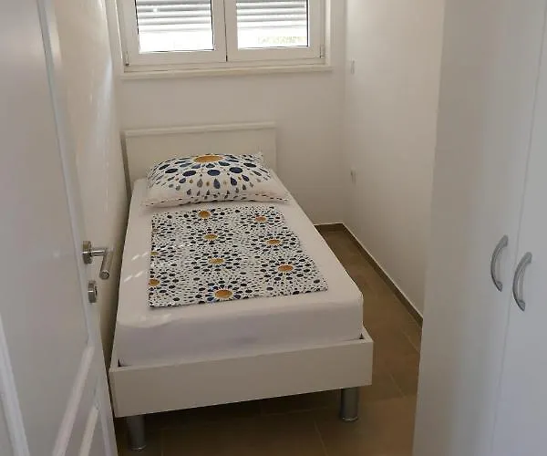 Ana, Sibenik - דירה ברודאריצה