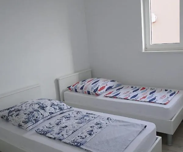 Ana, Sibenik - דירה ברודאריצה